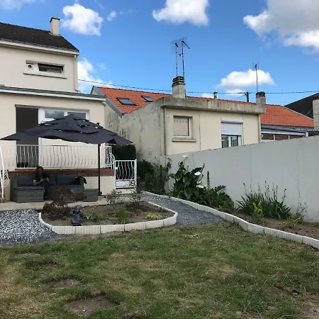 Belle Maison A Louer Гостевой дом Нант
